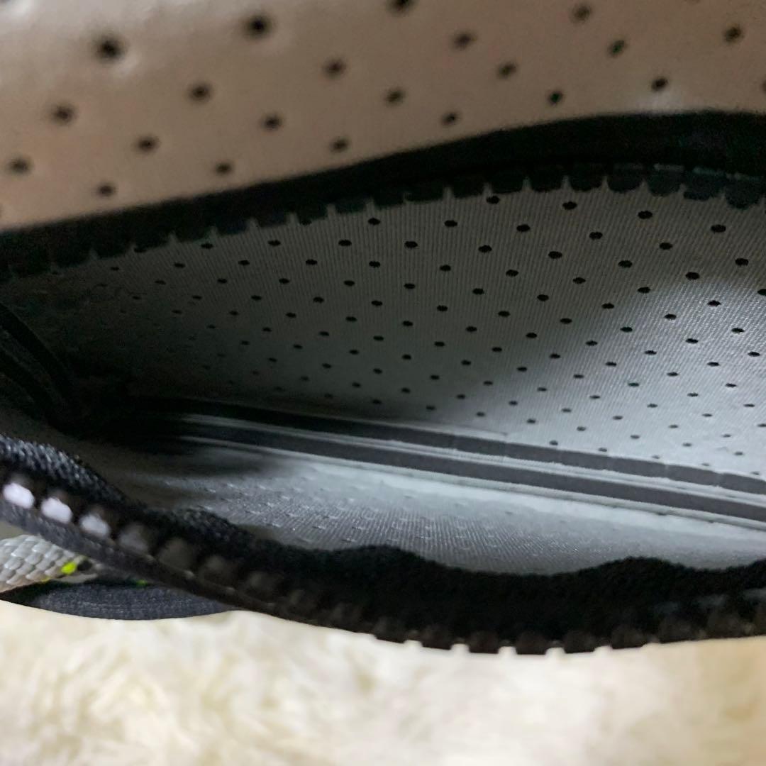 ステイトオブエスケープ　フライングソロ　マザーズバック　パンチング　グレー