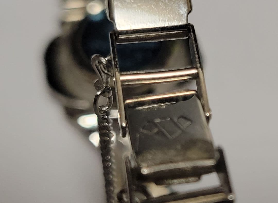 【ジャンク品】yvelyne ponnau イヴリーヌ ポノー 腕時計