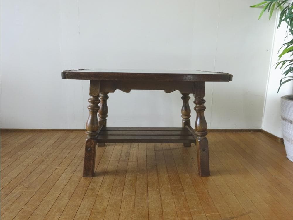 ぼんぼん　神戸洋家具　伊藤家具　　オーク材　ヴィンテージ　ガラス＆刺繍天板