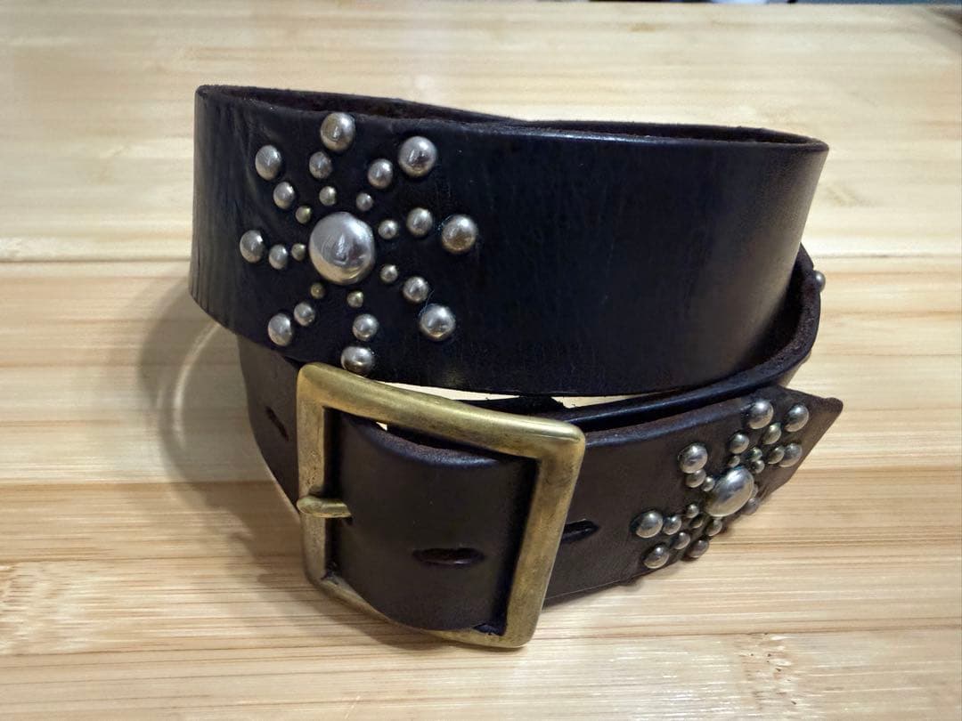 美品⭐️HTC⭐️サンバーストベルト⭐️ブラックレザー×シルバースタッズ⭐️34インチ