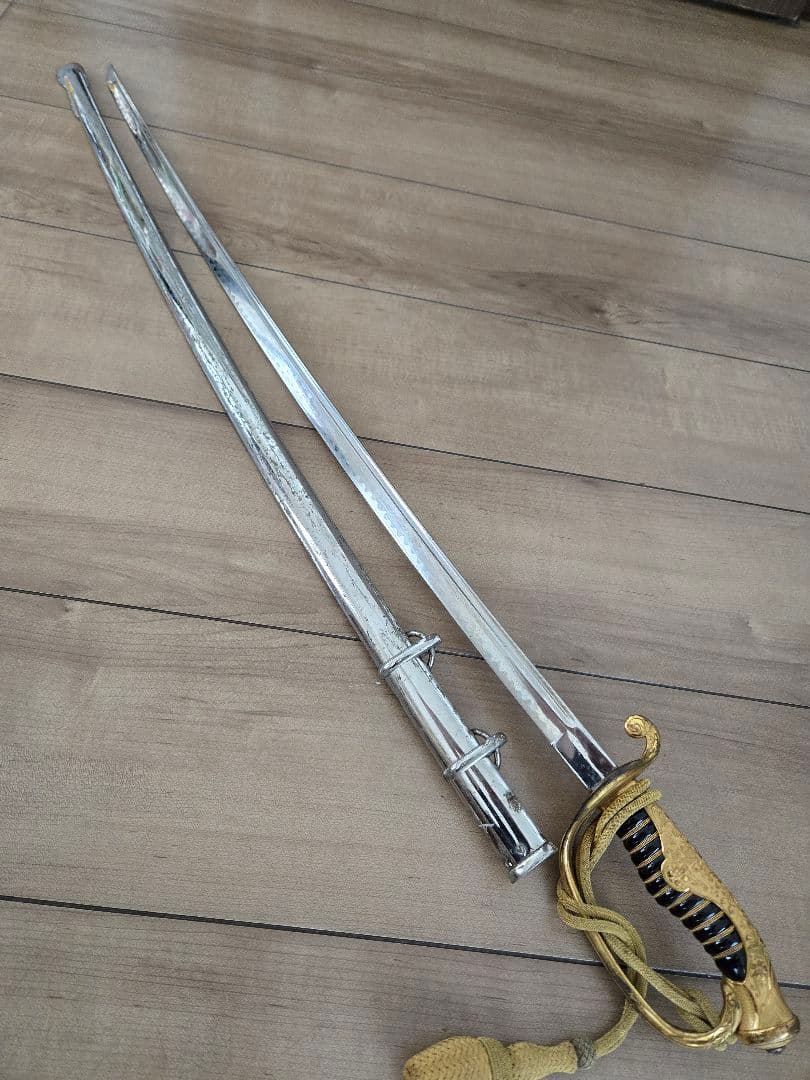 日本陸軍　実物　美品　将校サーベル/模造刀身入り　刀緒付き
