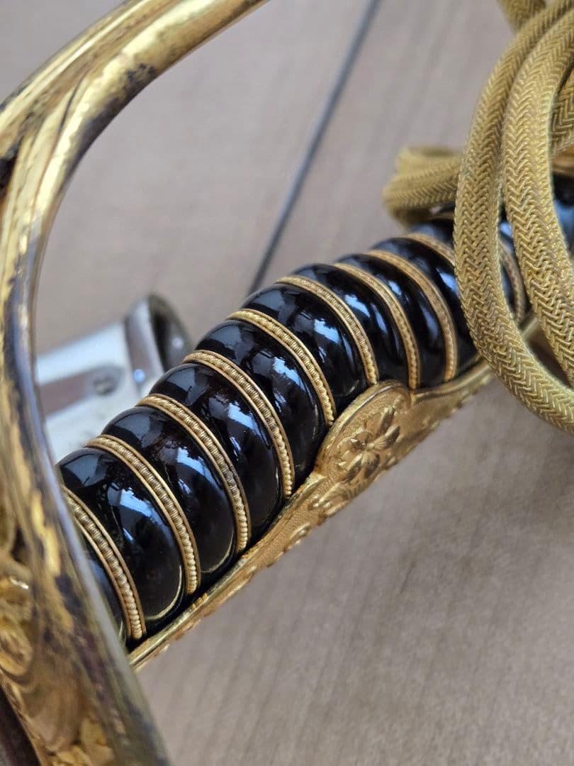 日本陸軍　実物　美品　将校サーベル/模造刀身入り　刀緒付き