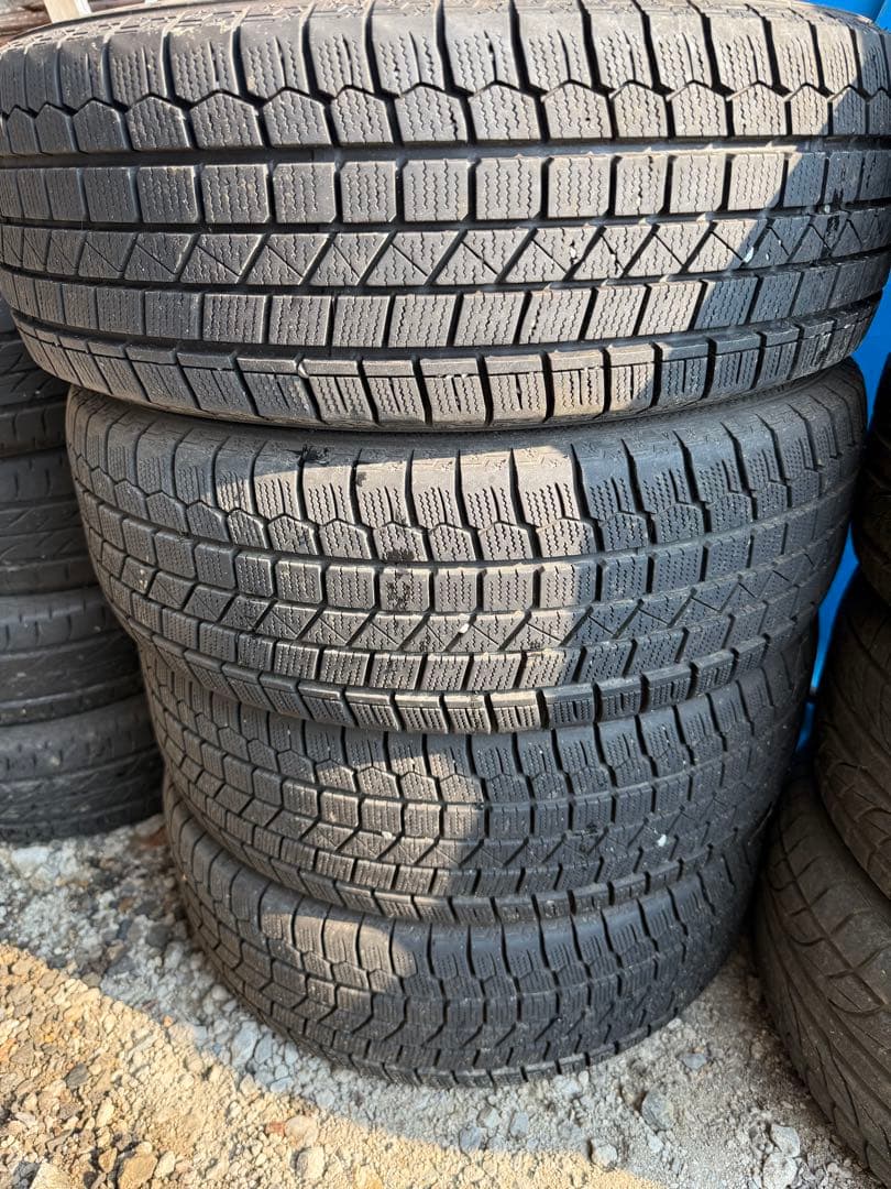 スタッドレスタイヤ4本 205/65R15 94Q