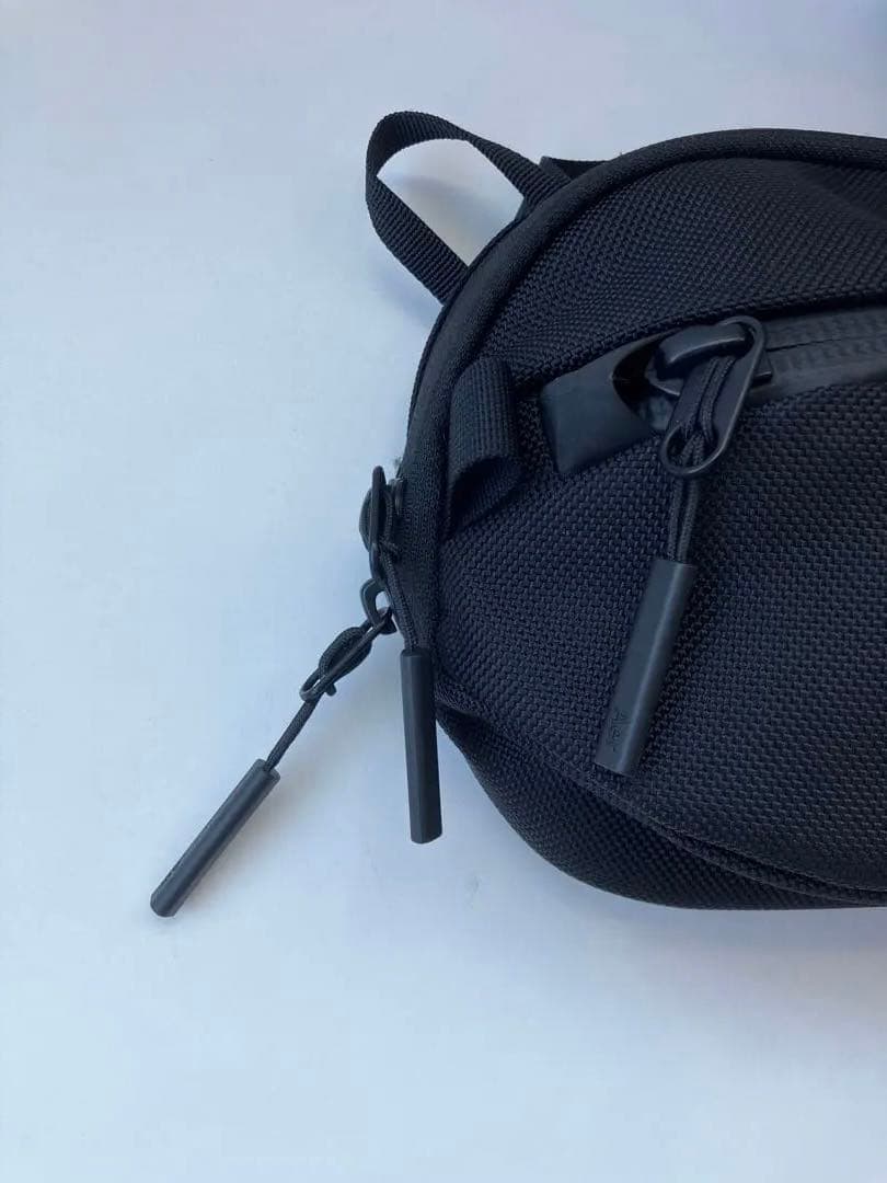 ＜Aer＞ DAY SLING 3L/スリングバッグ　【未使用品】