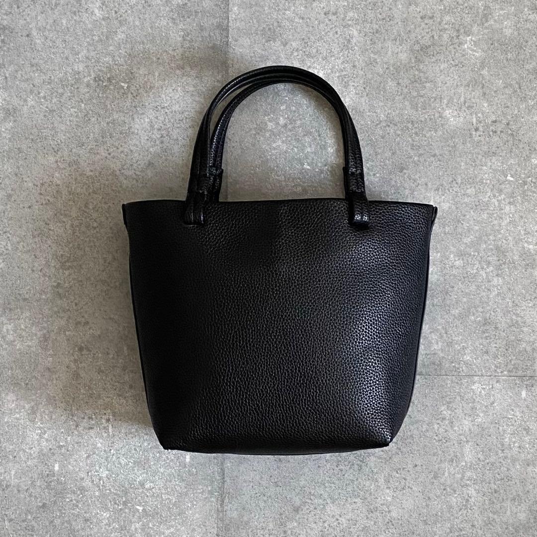 【新品未使用】ブラック　トートバッグ THE ROWロゴ付き　スモール　S