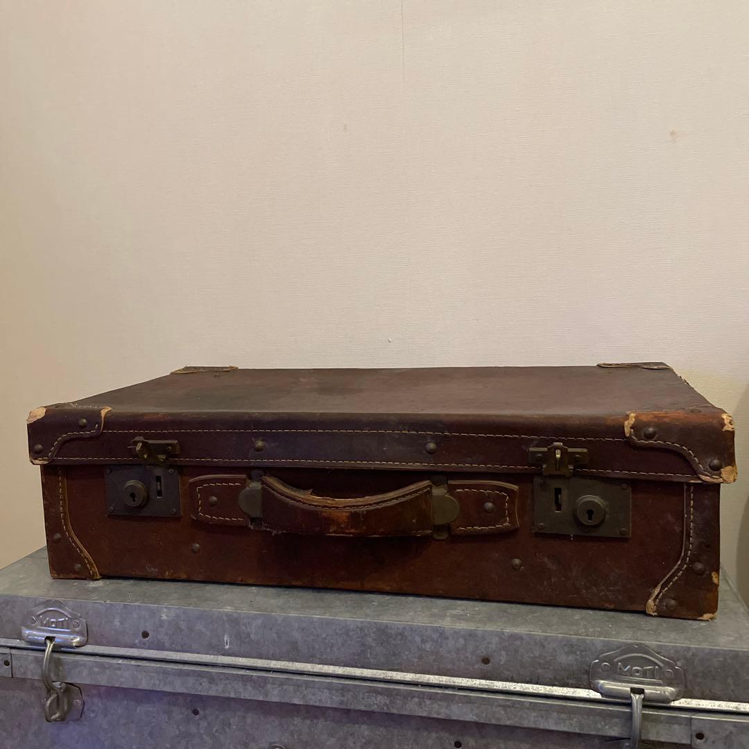 アンティークのトランクケース