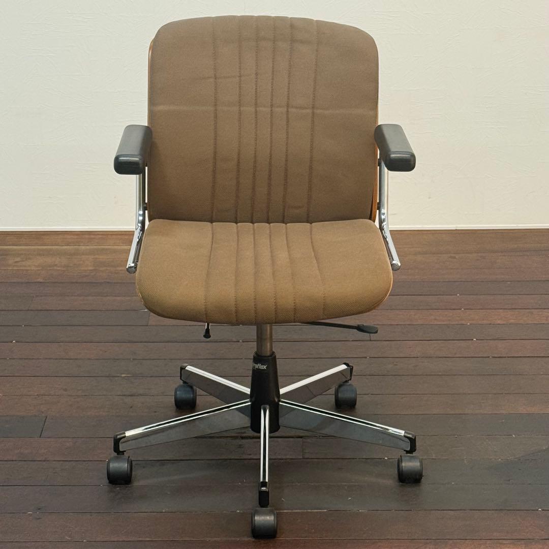 H21K2a スイス ジロフレックス ブラザ プライウィッド 83 デスクチェア