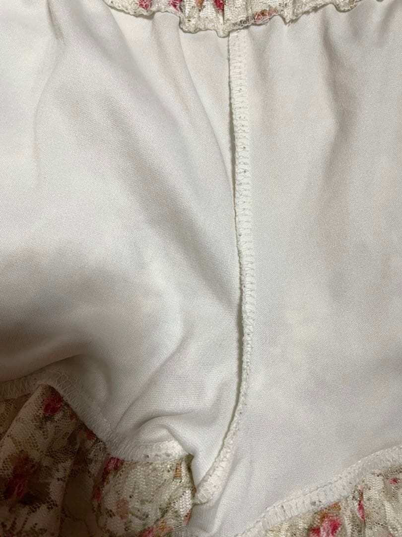 希少y2kフリル総レース花柄スカートパンツ