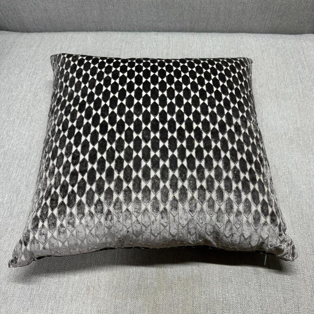 B&B Italia クッション　高級家具　ビーアンドビー イタリア