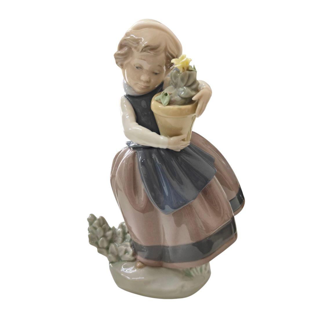 リヤドロ　春が来た」置物　アンティーク