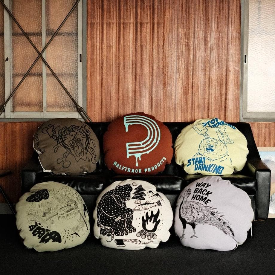 新品 ハーフトラックプロダクツ nonsleep cushion ALEX