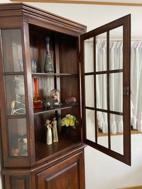 ベルギー製　収納　飾り棚　食器棚　高級感　おしゃれ