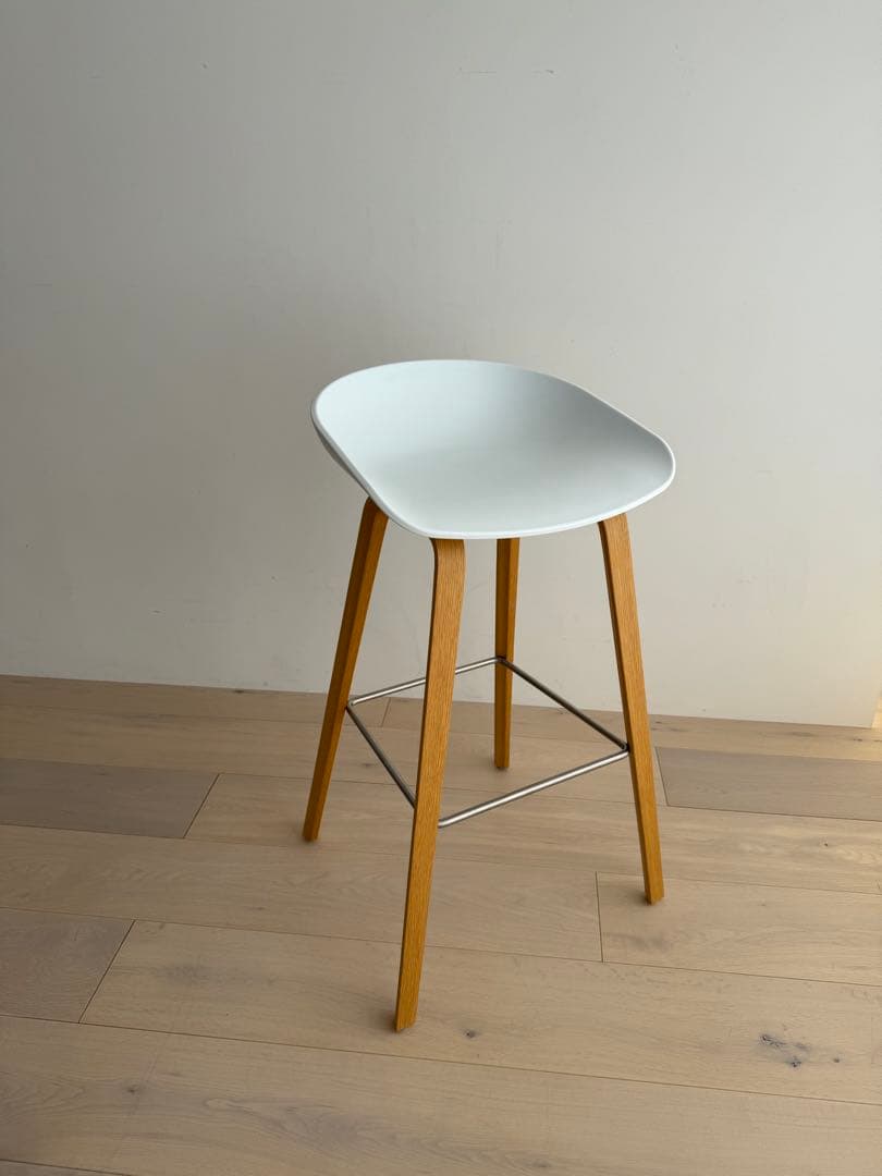 HAY ホワイト ハイスツール 木製脚