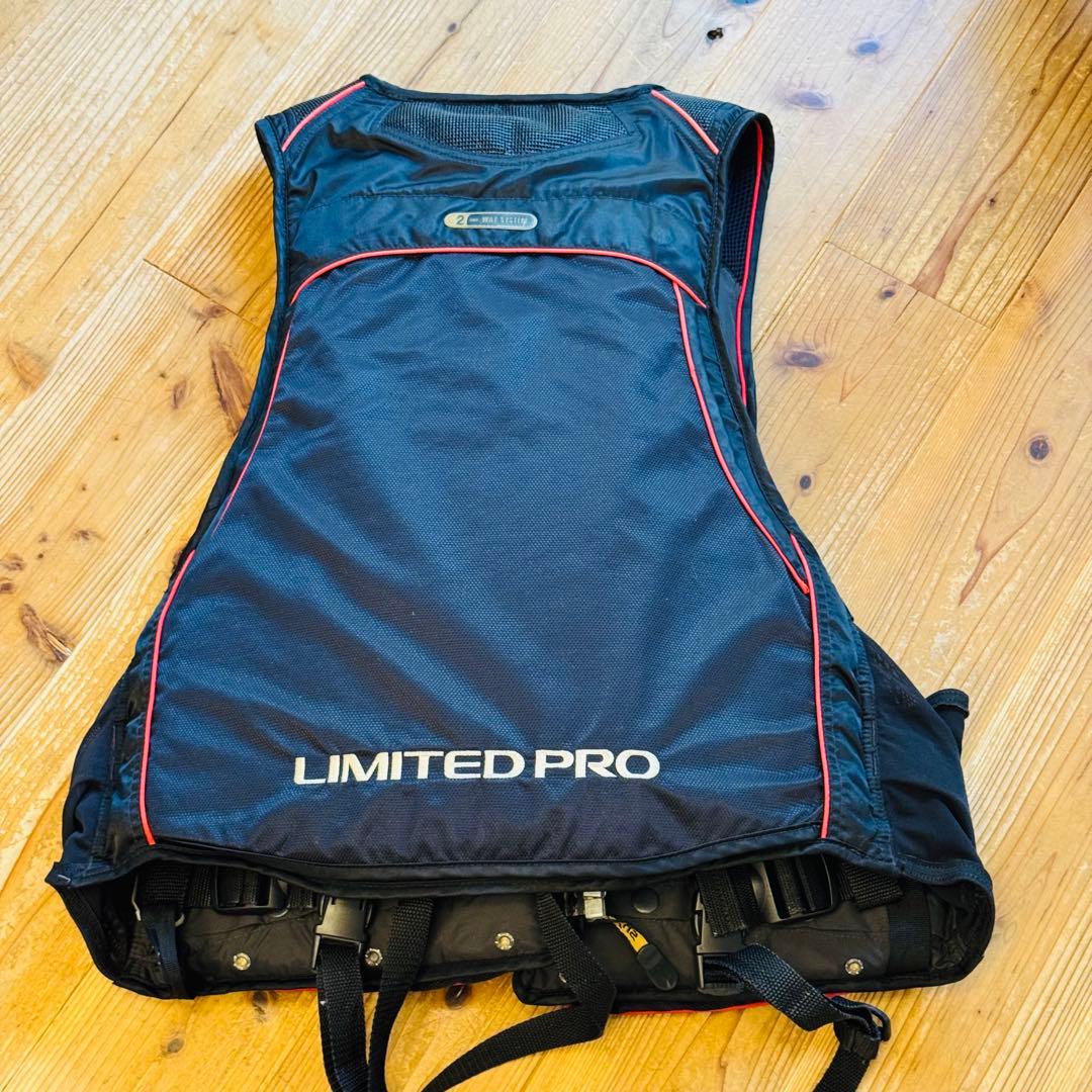 シマノNEXUS LIMITED PRO ネクサス　リミテッド　ライフジャケット