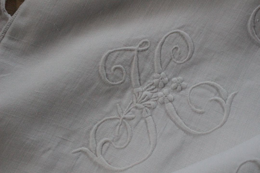 フランスアンティーク/モノグラムクッションカバー/MONOGRAM \"J・M\"