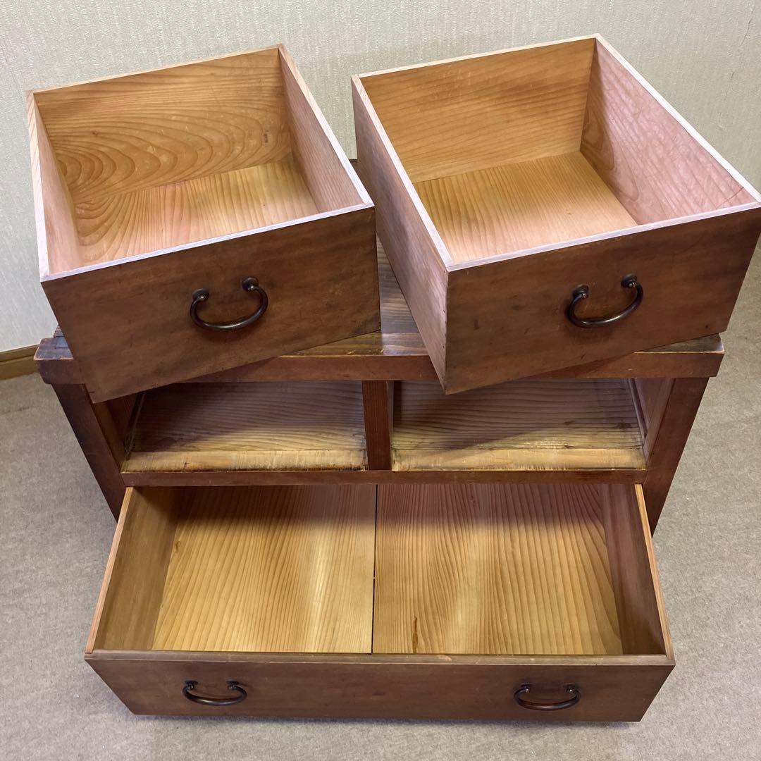 銅の取手金具のレトロなニ段引き出し（ローチェスト）