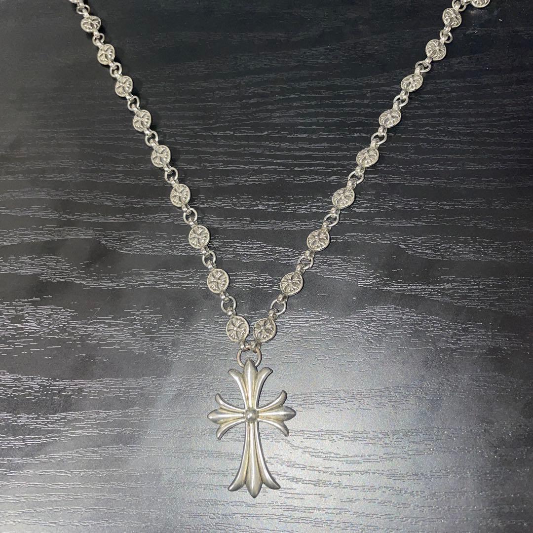 クロスシルバーネックレス