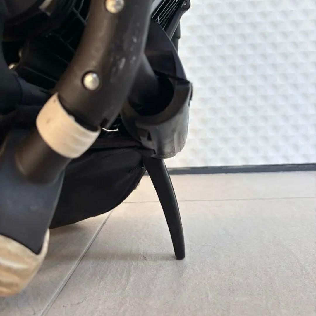 ナイキの靴付き　黒 ベビーカー バガブー ビー5 雨具　カップ　ポーチ