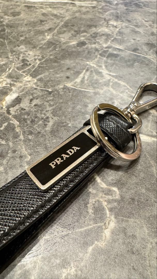 PRADA サフィアーノ レザー キーリング