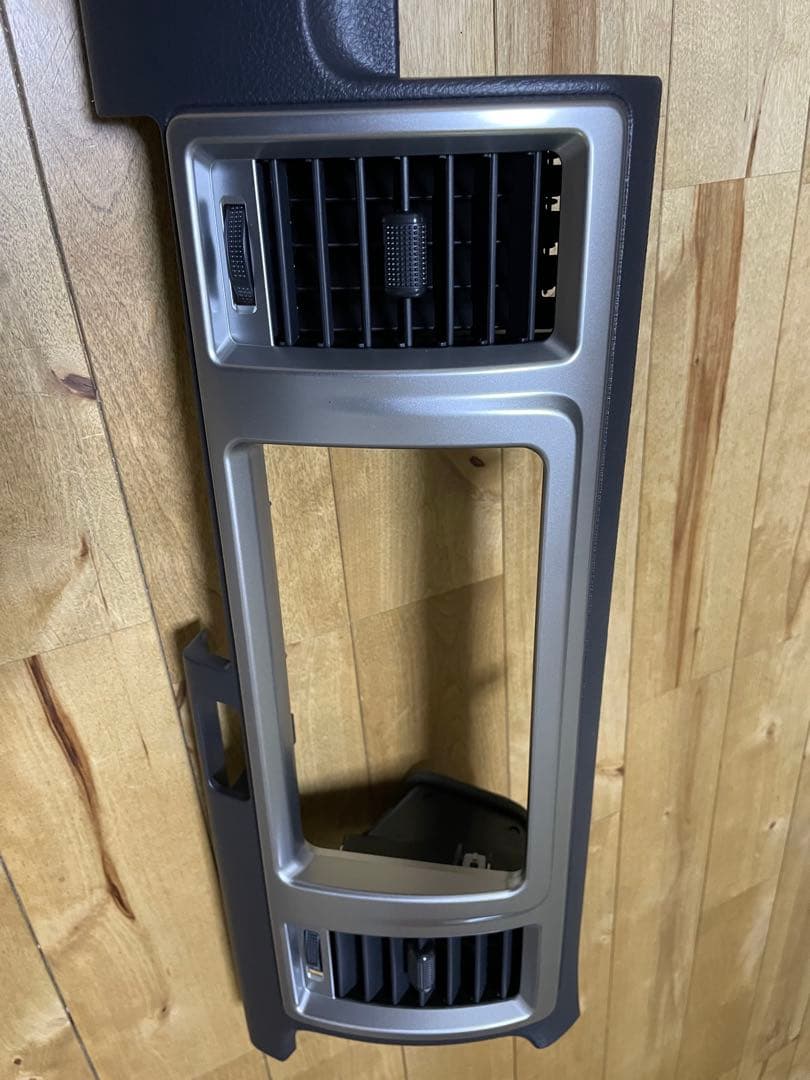 値下げしました。ハイエースアースカラーパッケージ　スーパーGLナロー純正インパネ