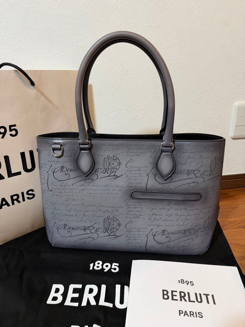 49万ベルルッティberlutiトゥジュールミニネオスクリットレザートートバッグ