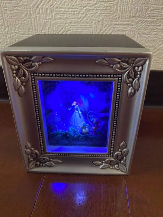 ディズニーワールド　シンデレラ　光る置物
