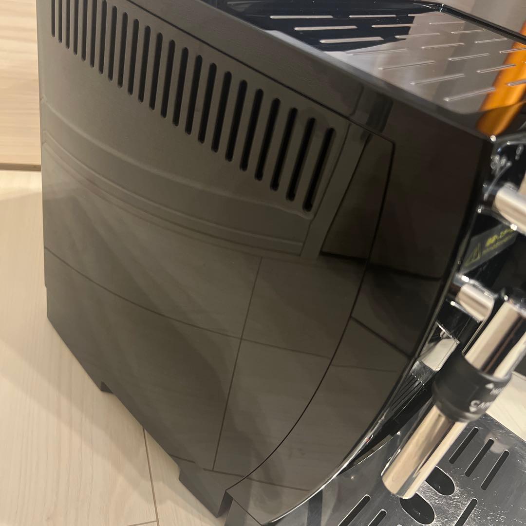 DeLonghi ECAM23120BN エスプレッソマシン