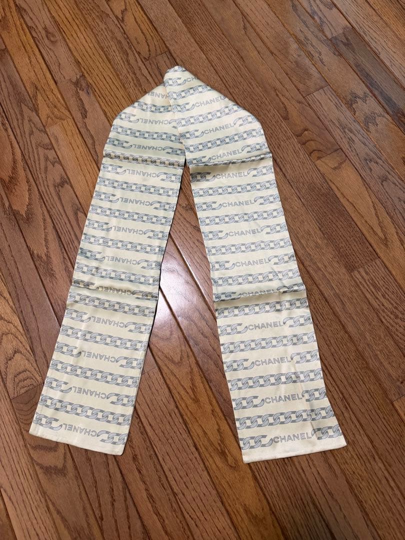 ヴィンテージ　CHANEL シルクスカーフ