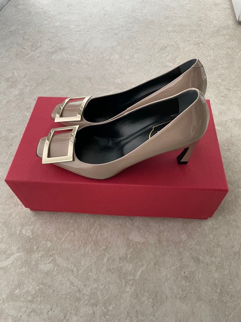 かれん　人気色デザインRoger Vivierロジェヴィヴィエ　パンプス