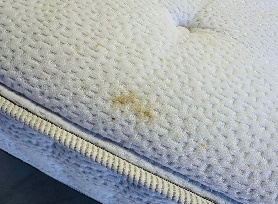 ダブルベッド フレーム付き LEDライト