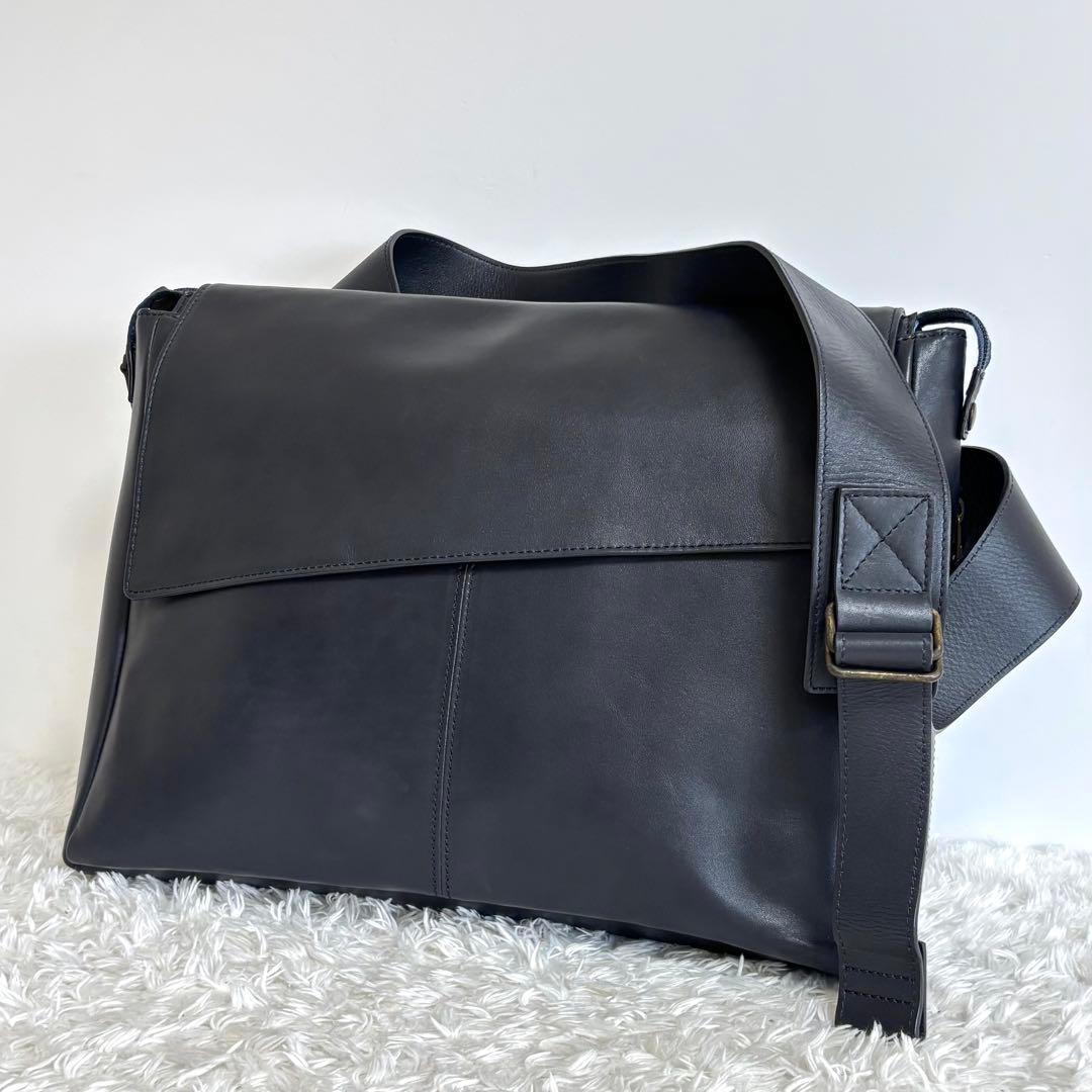 【極美品】 マザーハウス ザダン メッセンジャーバッグ クロスボディ ネイビー