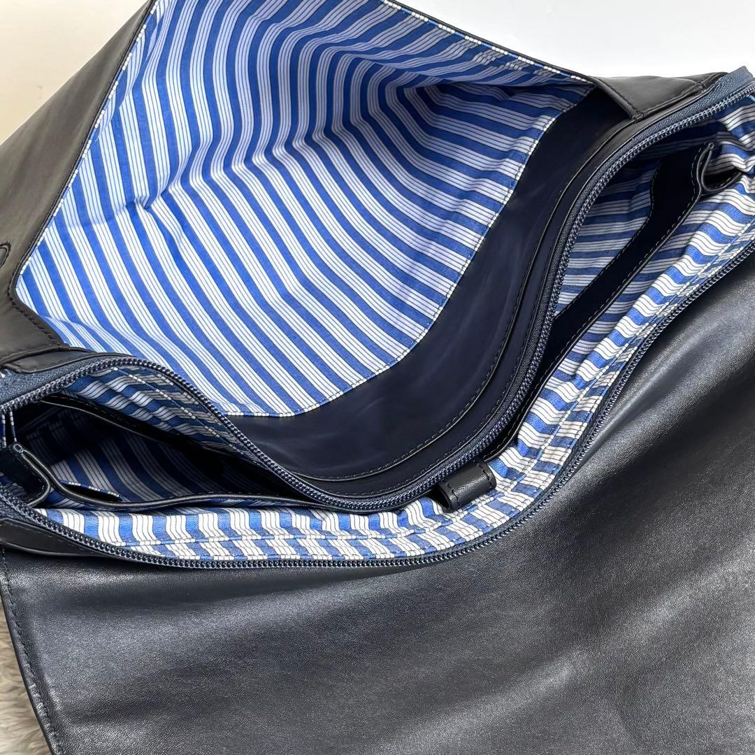 【極美品】 マザーハウス ザダン メッセンジャーバッグ クロスボディ ネイビー