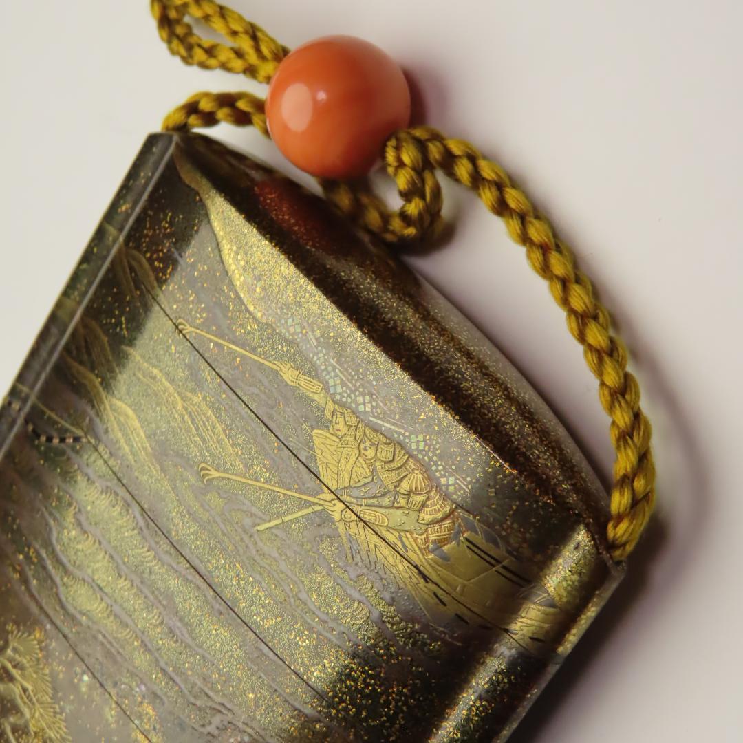 宇治川先陣争い蒔絵印籠　今泉成之作　東京美術館所蔵品同手あり・根付