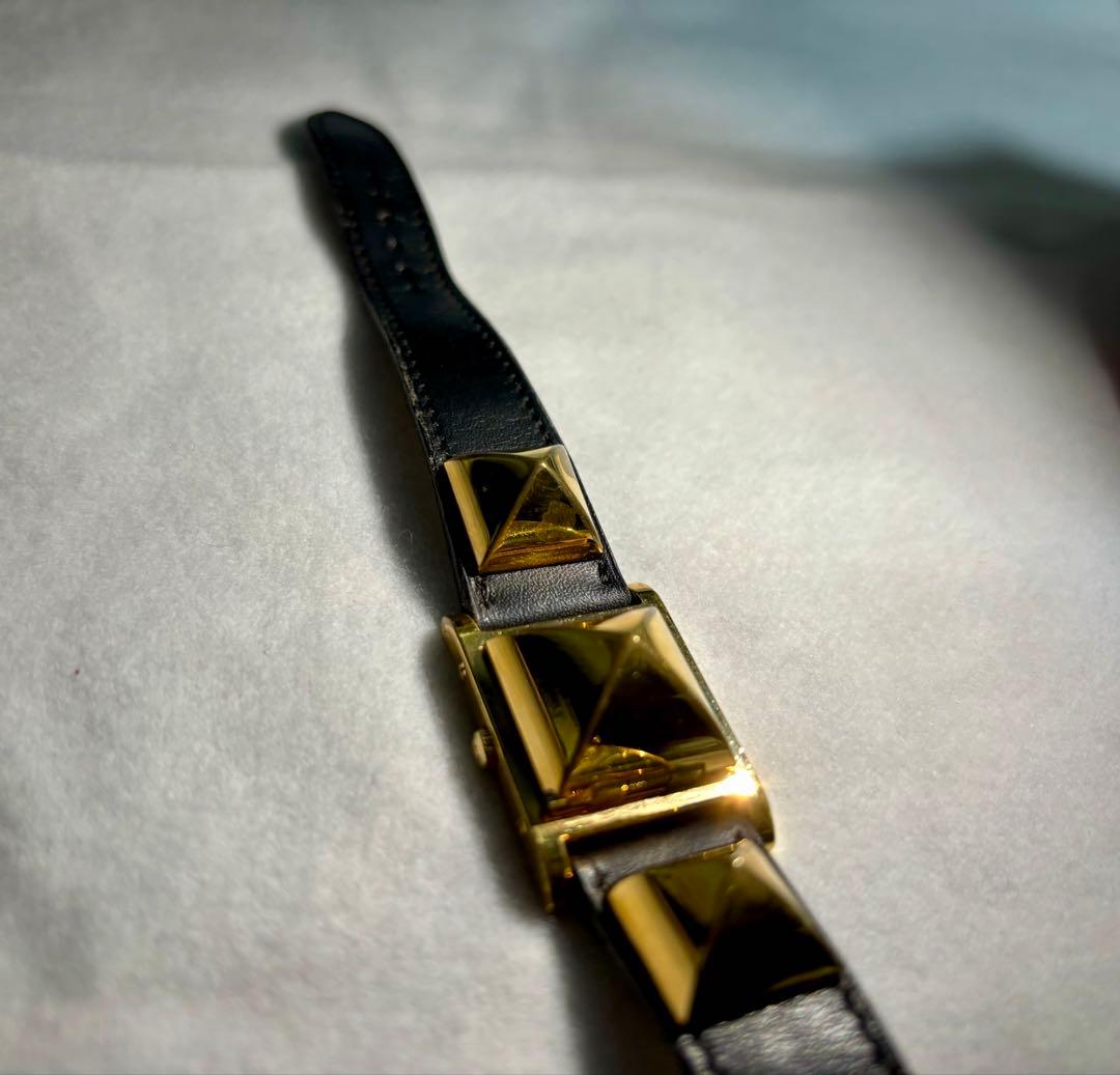 HERMES メドール スタッズ 腕時計 ゴールド