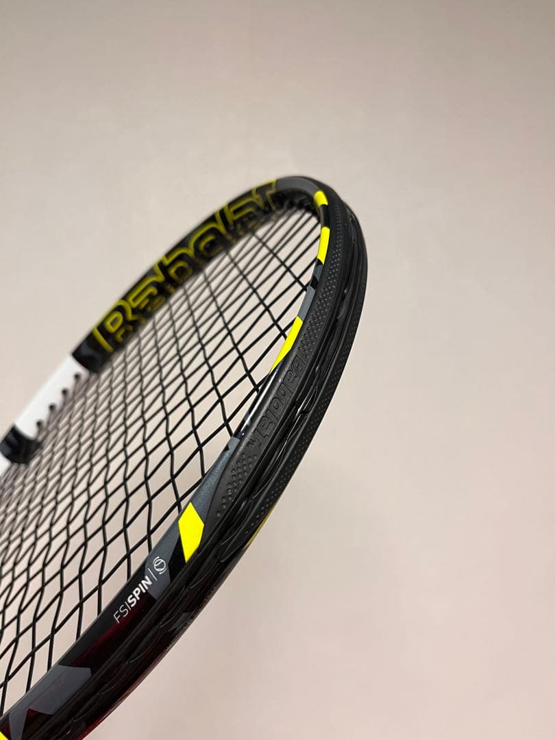Babolat ピュアアエロ98 テニスラケット グリップ2