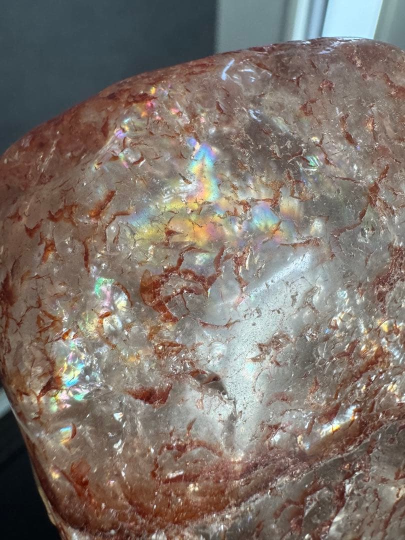 溢れる虹　ノンポリッシュ ファイヤークォーツ（ブラジル産／専用スタンド付き）