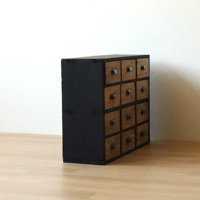 アンティーク 黒色 引出し12杯 チェスト 古家具 無垢材 桐材 ブラック