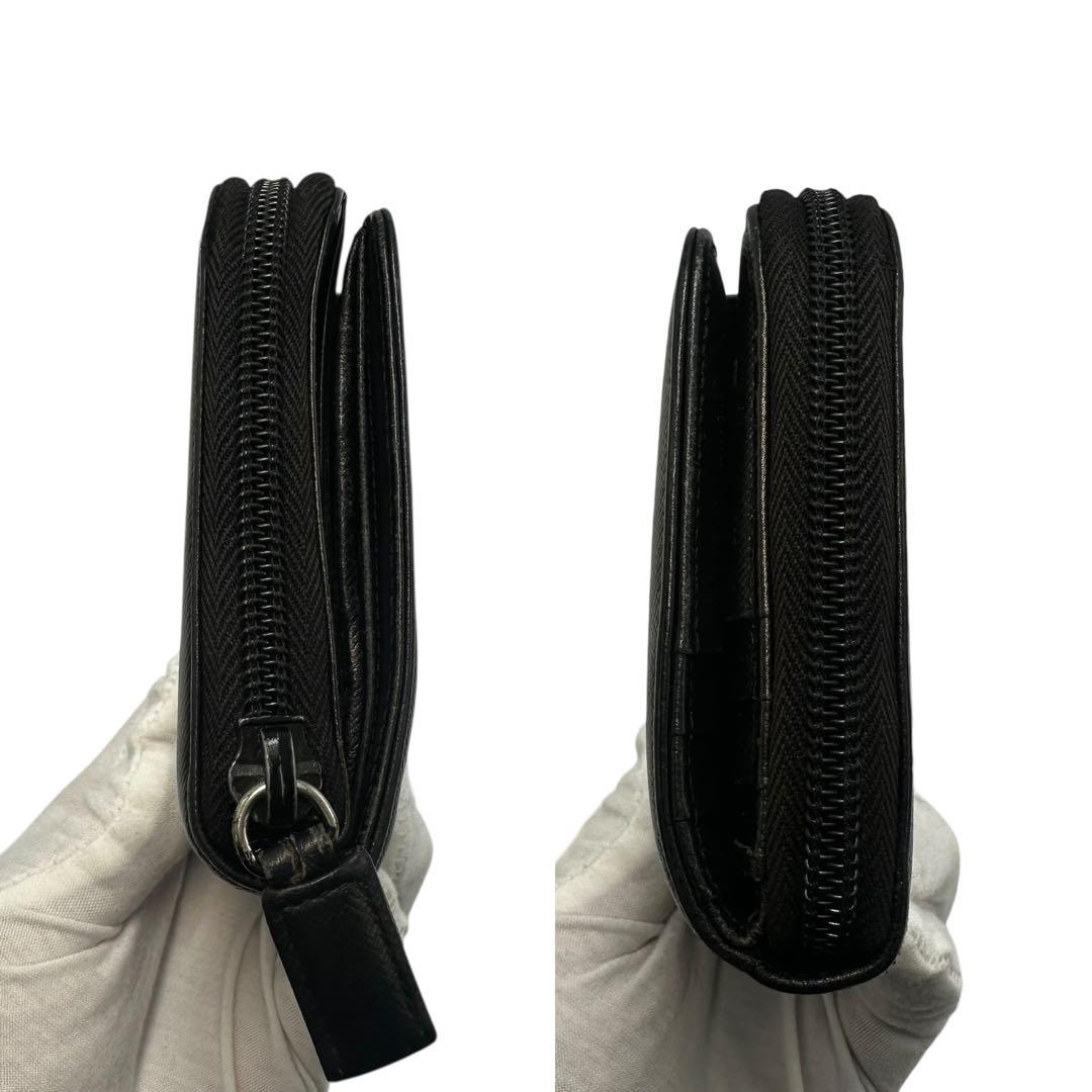 【美品】プラダ 2つ折り長財布 サフィアーノレザー ブラック 黒 三角プレート