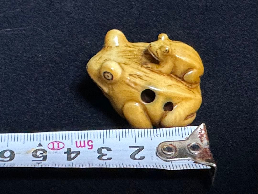 根付　アンティーク　象牙調　彫刻 細工 古美術品　 置物　細密細工　骨董