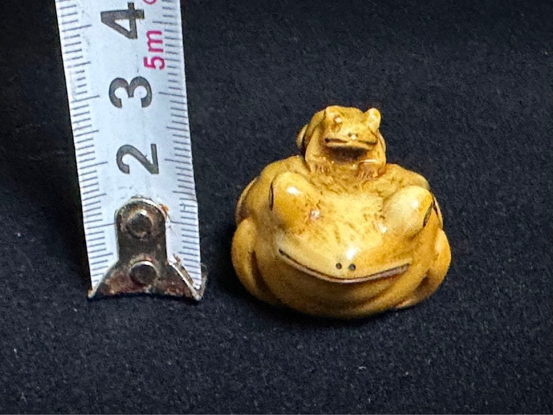 根付　アンティーク　象牙調　彫刻 細工 古美術品　 置物　細密細工　骨董