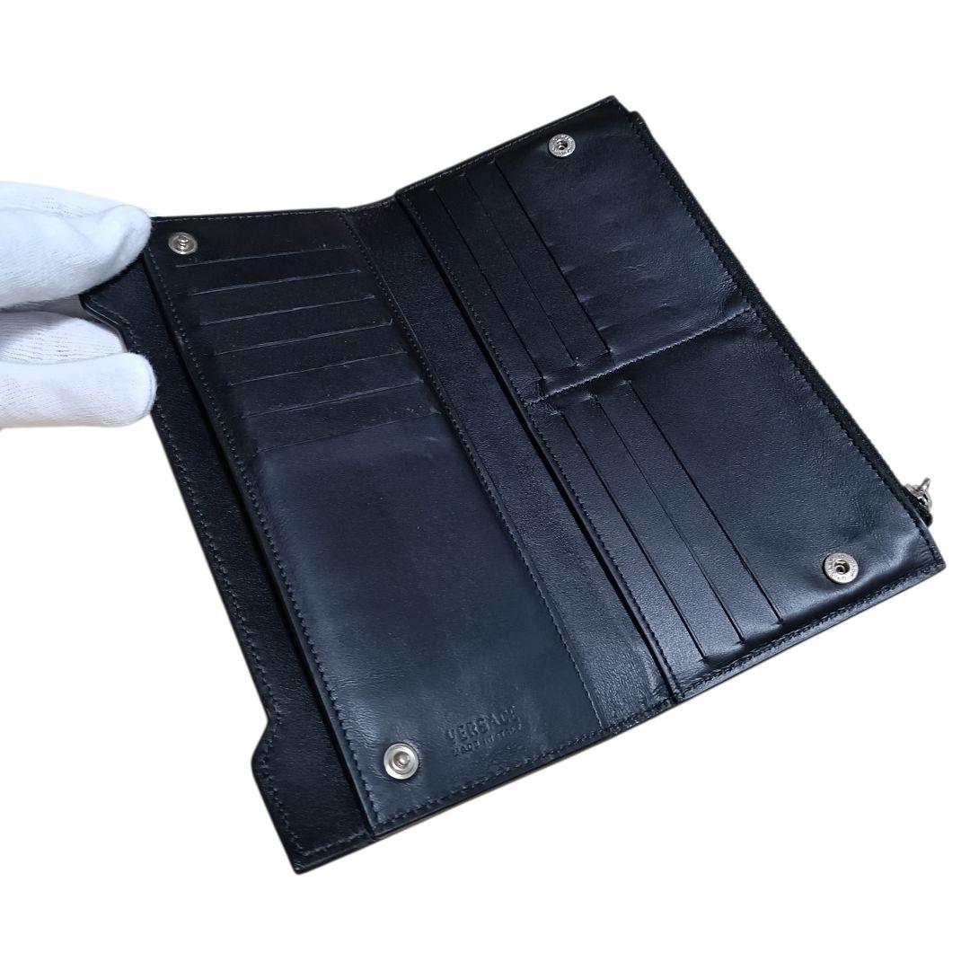 美品 ベルサーチ VERSACE ブラック 差し込みカードケース付 長財布