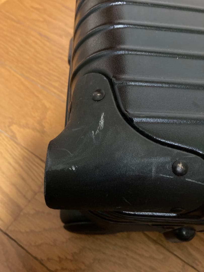 いっさ様用　リモア二輪キャリーケース　ブラック　used