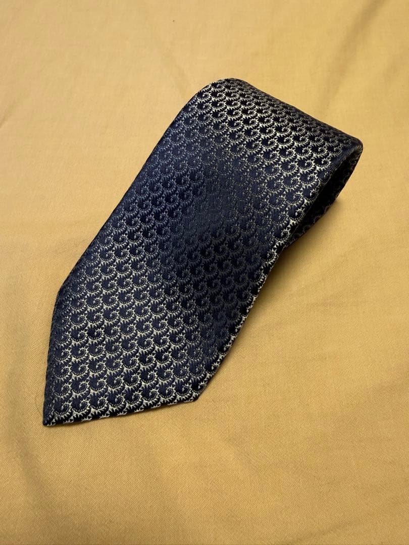 Charvet ネイビー パターン入り