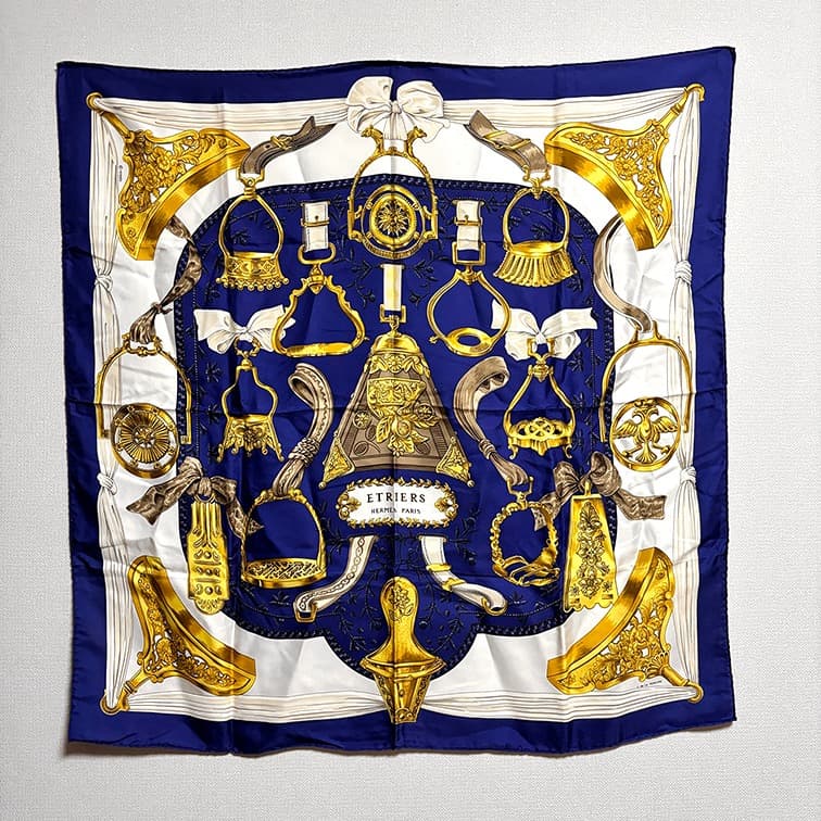 美品【HERMES エルメス】カレ90 ETRIERS 鐙柄 馬具柄　スカーフ