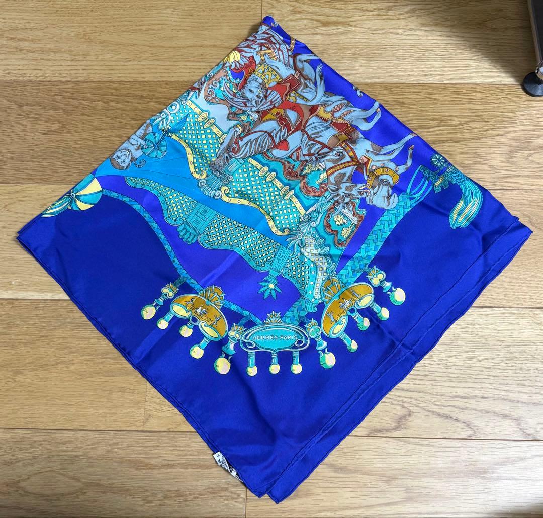 HERMES エルメス　スカーフ　カレ　90 青　シルク　メリーゴーランド