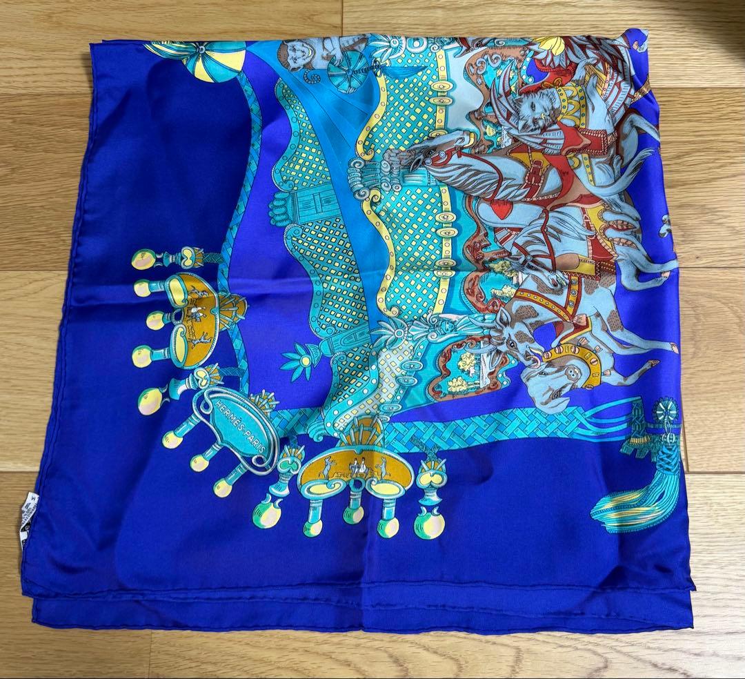 HERMES エルメス　スカーフ　カレ　90 青　シルク　メリーゴーランド