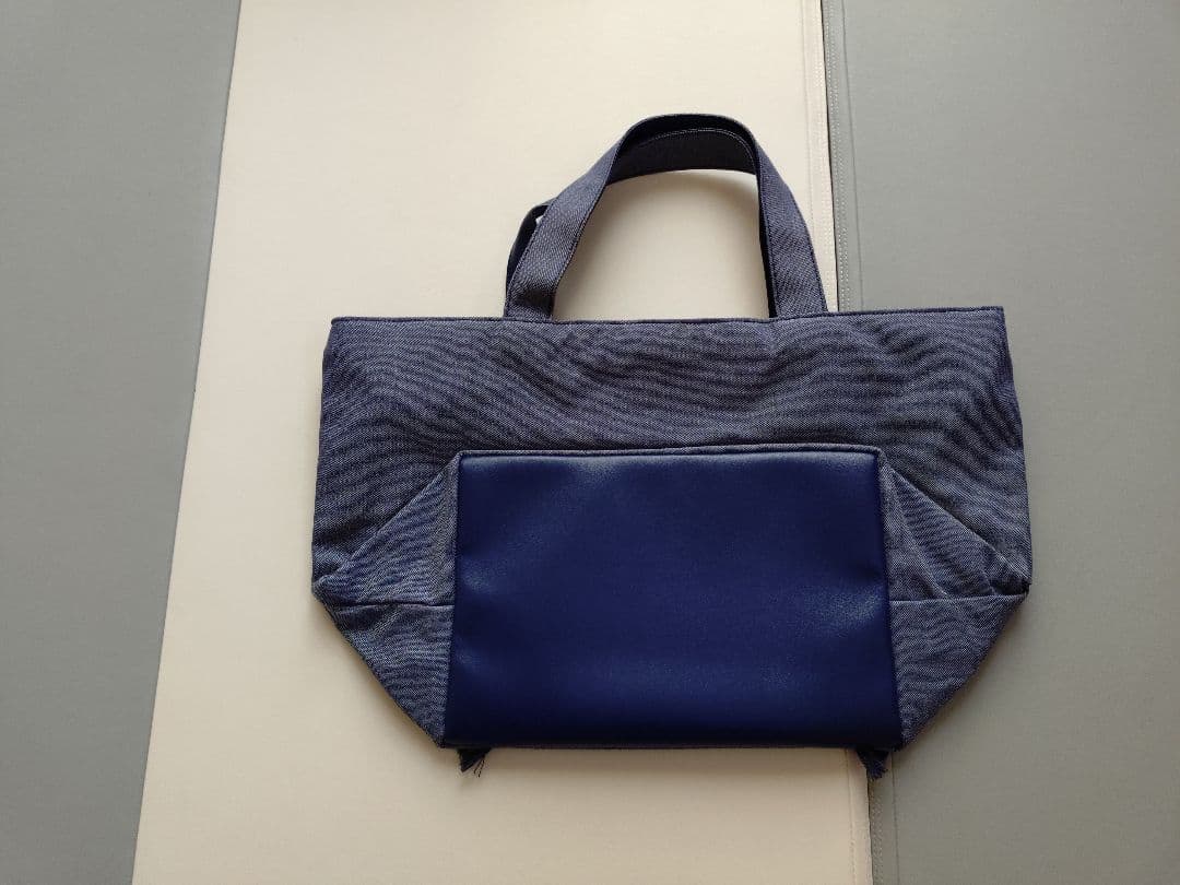 ta ファミリア トートバッグ