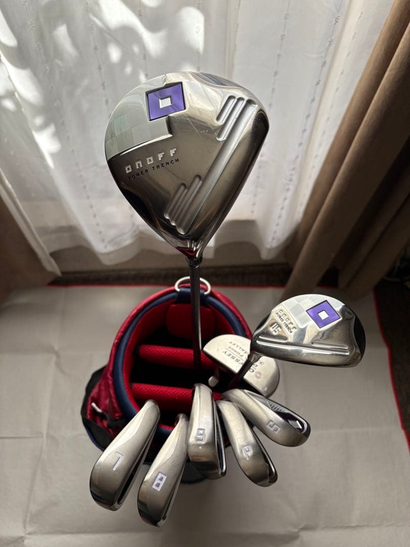onoff オノフ2021レディース ゴルフクラブセット8本　キャディバッグ付き