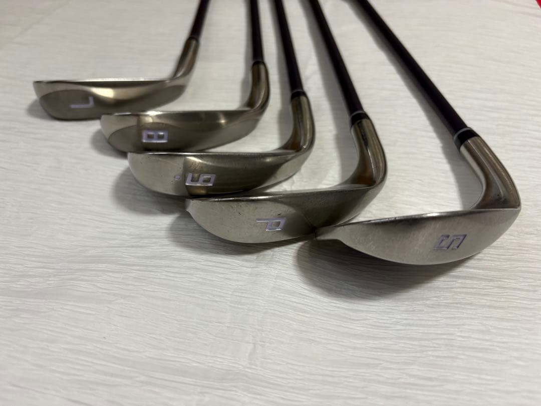 onoff オノフ2021レディース ゴルフクラブセット8本　キャディバッグ付き