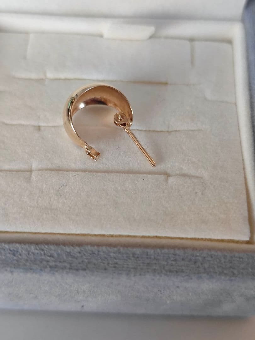 K18ゴールド ハーフムーン 片耳用ピアス